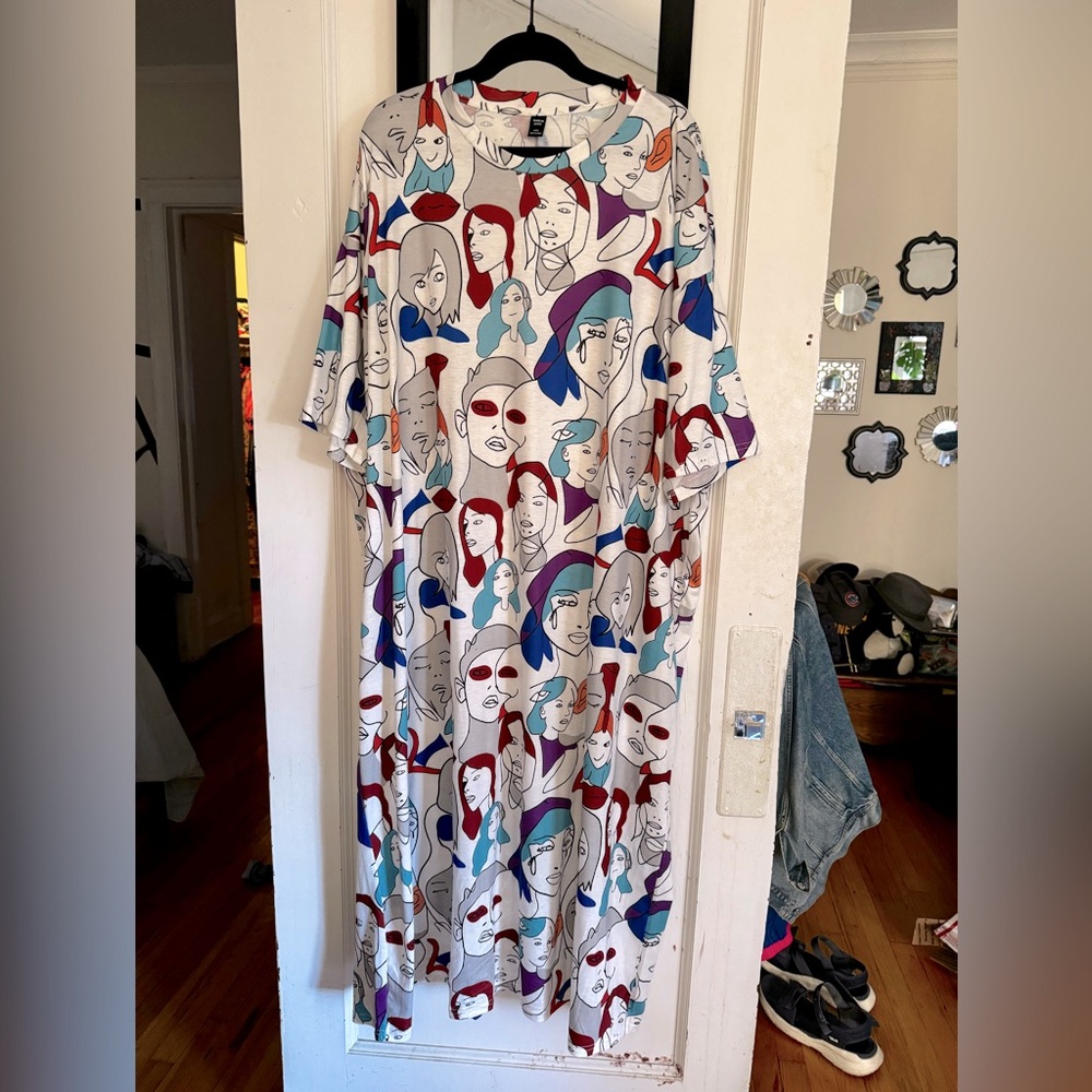 Like new abstract print maxi dress